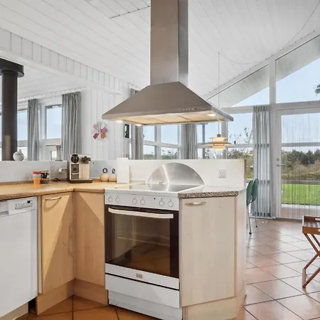 3 Bedroom Amazing In Knebel