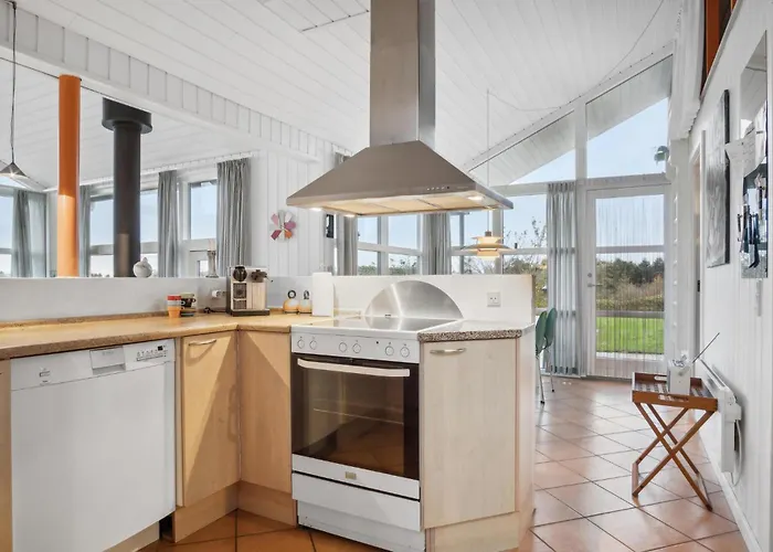 3 Bedroom Amazing In Knebel