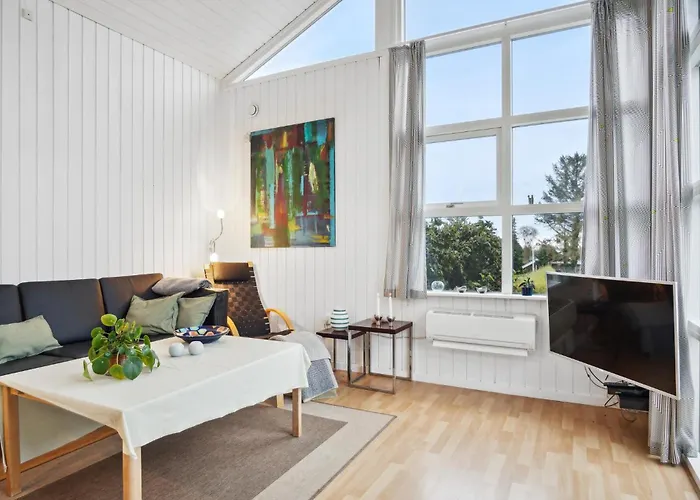 3 Bedroom Amazing In Semesterbostad Knebel